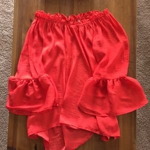 Flattering puff sleeve, off the shoulder top.